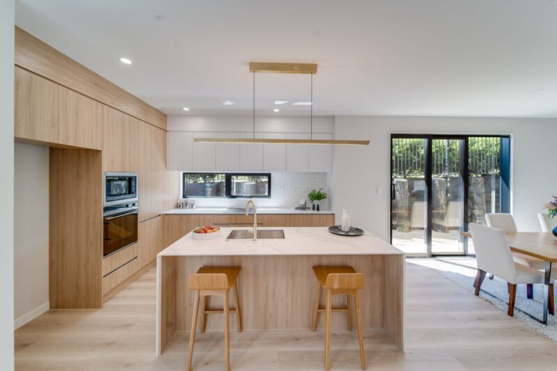 Pearl Oak 1001 + Sintered stone Karst Gold H6318