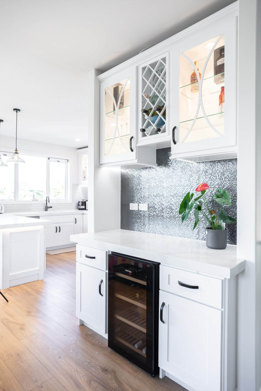 Urban White Shaker Kitchen in Auckland - Jerry Kitchen & Bath Ltd