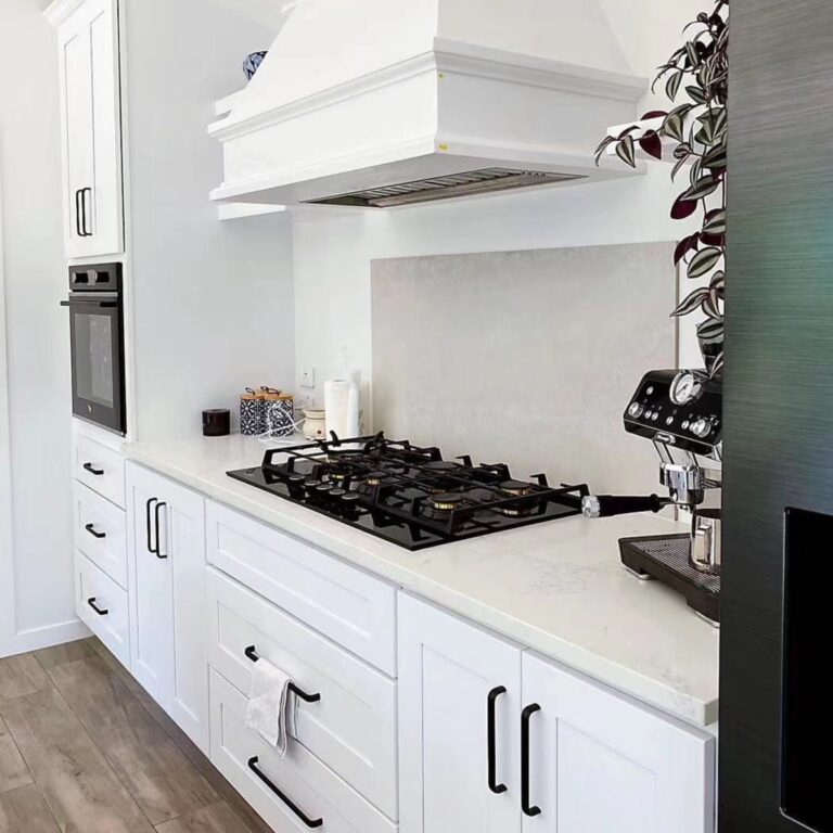 White-Hampton-Kitchen-nz.jpg